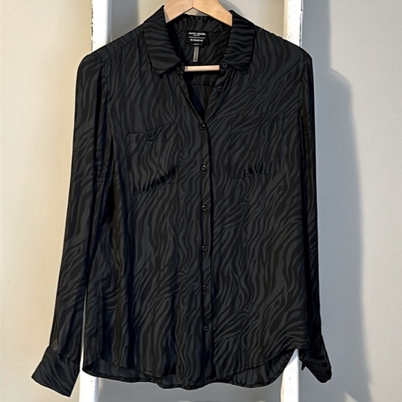 DAVID LERNER • EVEREVE Black Zebra Print Button Down Shirt - Picture 3 of 9